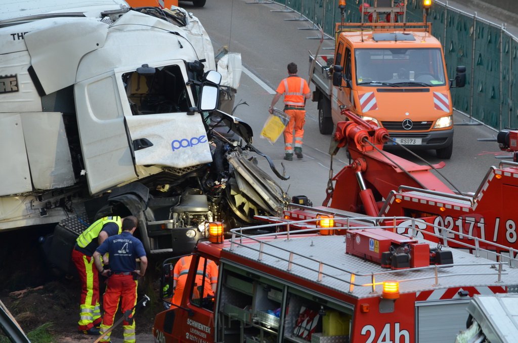 Wieder schwerer VU A 1 Rich Saarbruecken vorm AK Leverkusen P2618.JPG - Miklos Laubert